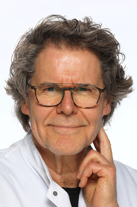 Ton Duijser,
dierenarts nivo C5 / interne geneeskunde / beeldvorming / oogheelkunde